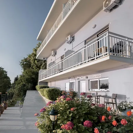 Hotel Anesis 2*